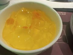 -洪氏嗨捞·广东猪肚鸡·椰子鸡火锅(西咸万象城店)