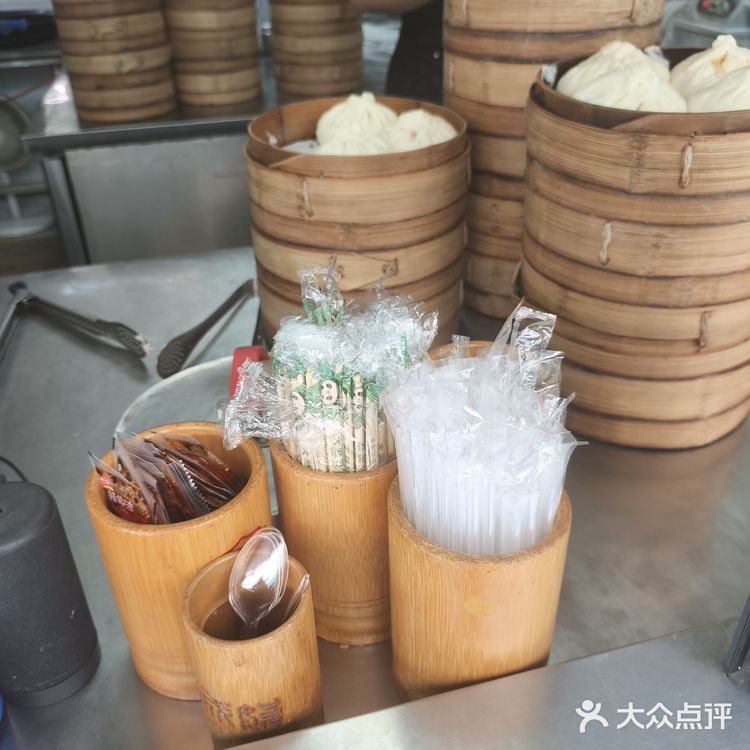 市井烟火里的滚烫诗篇