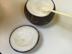 -志龙皇冠吃货椰子铺