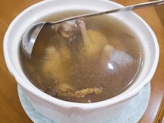 石斛乳鸽汤-先记烧鹅王·本地粤菜(福永店)