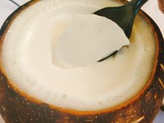 -志龙皇冠吃货椰子铺