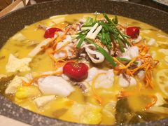 -山城外·非遗酸菜鱼(财富中心店)