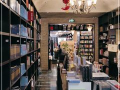 -钟书阁(松江泰晤士小镇店)