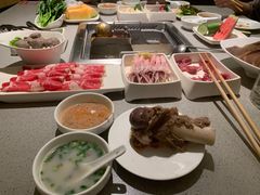 -海底捞火锅鲜切牛肉主题店(长寿路店)