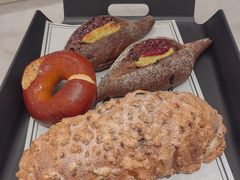 -HOT CRUSH趁热集合·现烤面包(上海环球港店)