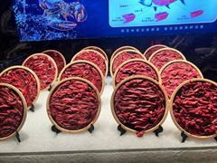 -雍容荟帝王蟹活龙虾展台自助(IFS黑金店)
