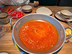 -野山舂·贵州现舂酸汤火锅(鸿通城店)