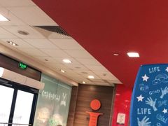 -麦当劳(汉口火车站候车室店)