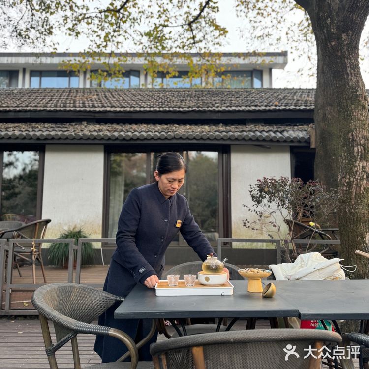 杭州西湖下午茶的小确幸喔[爱心][爱心]