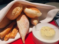 -弦月窗LUNETTE BY AMANDA(复兴路店)