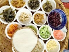 -包整·丝娃娃(一览甲秀楼风景店)