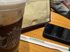 -星巴克臻选(上海中环广场2F店)