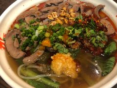 -爆炸头阿姨小四川正宗川味小吃(无任何分店)