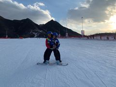 -荣盛康旅野三坡滑雪场
