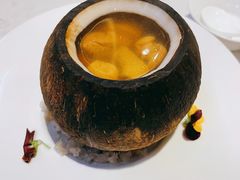 椰子八宝鸡汤-闻见中国海南菜(K11店)
