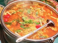 -牟记江湖重庆地标特色菜鱼蛋海鲜羊蝎子(巴南区黑金冠十多年好店)