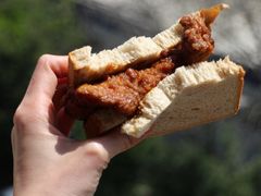 -同济大学本部学苑饮食广场