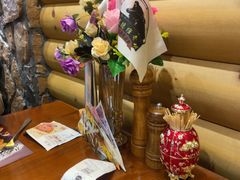 -米德维奇俄式西餐厅(西六道街店)