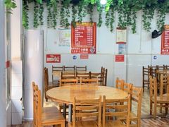 大堂-一品红烧鸭特色川菜(三岔湖店)