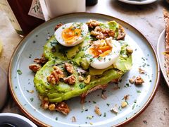 牛油果煮蛋吐司-RAC BAR(安福路店)