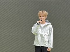 -王府井奥莱棋盘山小镇