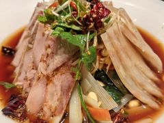 -艳阳天民俗村(公园路店)