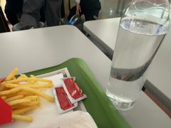 -麦当劳(上海虹桥站30B检票口楼上)