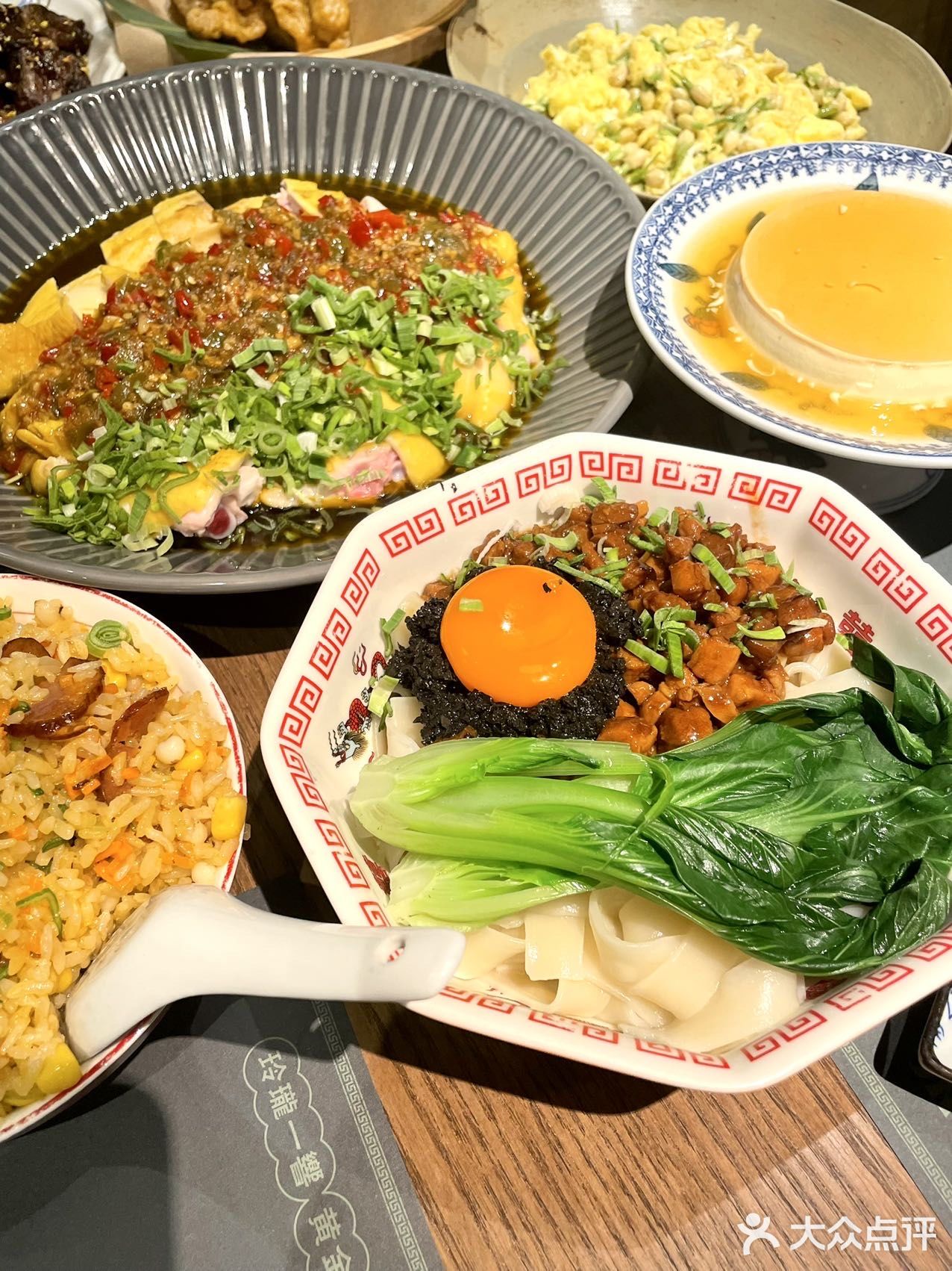 小寨下一个顶流复古打卡餐厅——玲珑食铺！