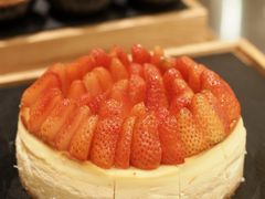 草莓芝士蛋糕-凯菲厅海鲜姿造·海鲜自助·帝王蟹·龙虾(成都群光君悦酒店)