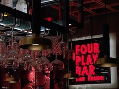 -FOUR PLAY BAR