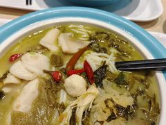 -灵芝妹子海鲜米线(劳动公园店)