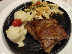 喜马拉雅玫瑰盐牛排-豪客来牛排(中央花苑店)