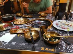 -黑牛の場烤肉(摩天活力城店)