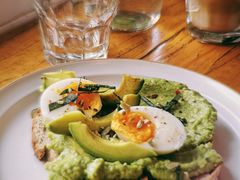 牛油果吐司-Egg•Allday Brunch(襄阳北路店)