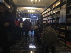 -钟书阁(松江泰晤士小镇店)