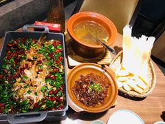 -有红鸡毛店·川菜(建设路店)