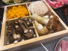 -由衷贵州酸汤牛肉火锅(新桥店)