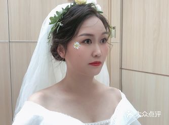 今天的婚纱拍摄终于圆满结束了，这么热的天气