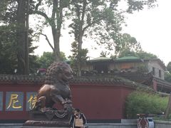 -峨眉山报国寺