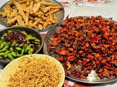 -肥肥虾庄·金牌油焖大虾(首义路店)