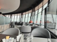-亚洲国际大酒店·云顶阁旋转自助餐厅