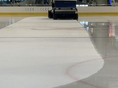 -冰纷万象滑冰场(深圳万象城店)