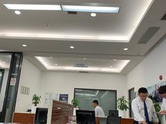 -上海宝信宝马4S店