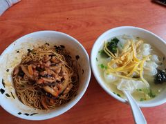 刀鱼馄饨-忆秦园小笼包(惠山古镇总店)