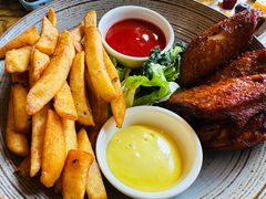 香炸鸡翅配薯条-Money Shops(愚园路店)