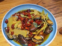 辣炒小鲍鱼-丹东立强海鲜烧烤·牛B大串(星海店)