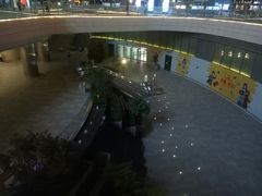 -新百广场(地铁站)