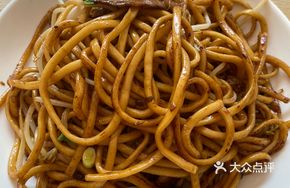 Smoked Fish and Beef Fried Noodles