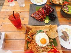 猪猪烤肉-Naughty Nuri’s Phuket