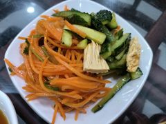 -牛一嘴·兰州牛肉面·大盘鸡(财富中心店)